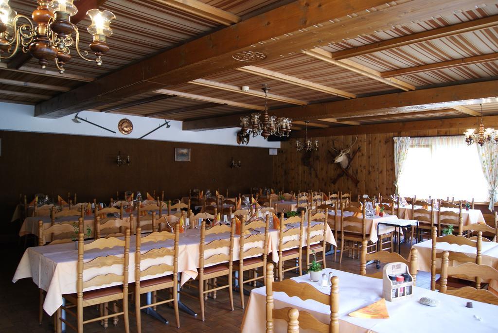 Hotel Restaurant Du Cret Bourg-Saint-Pierre Εξωτερικό φωτογραφία